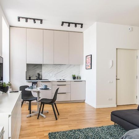 Cozy Modern Studio - Great For Short Trips Riga Buitenkant foto