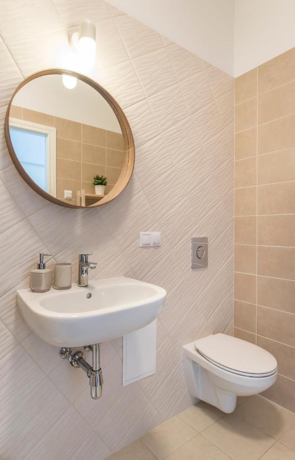 Cozy Modern Studio - Great For Short Trips Riga Buitenkant foto