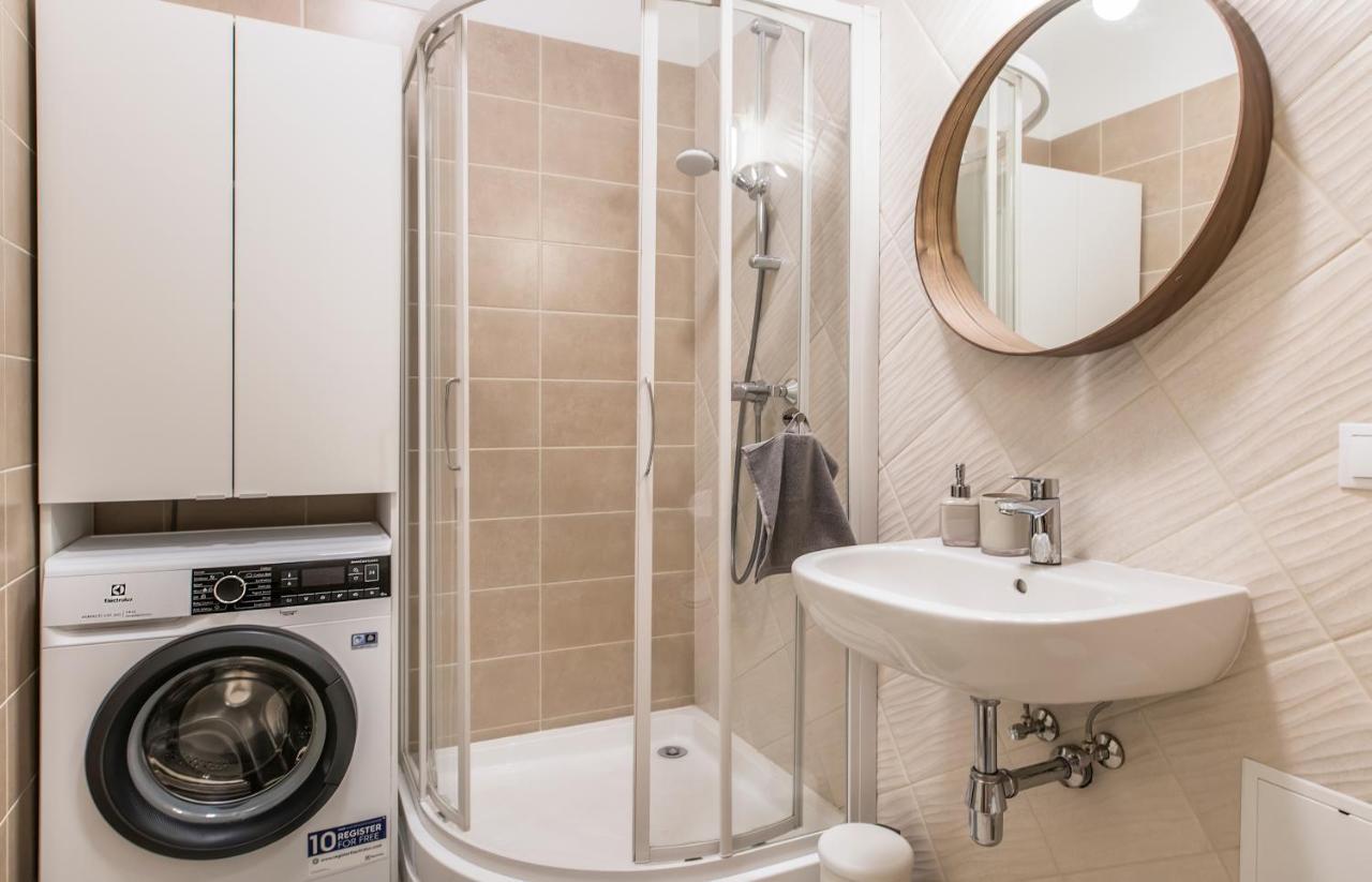 Cozy Modern Studio - Great For Short Trips Riga Buitenkant foto