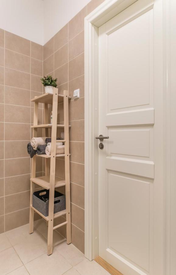 Cozy Modern Studio - Great For Short Trips Riga Buitenkant foto